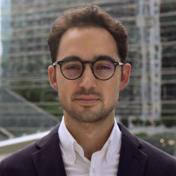 Picture of Cem Özer